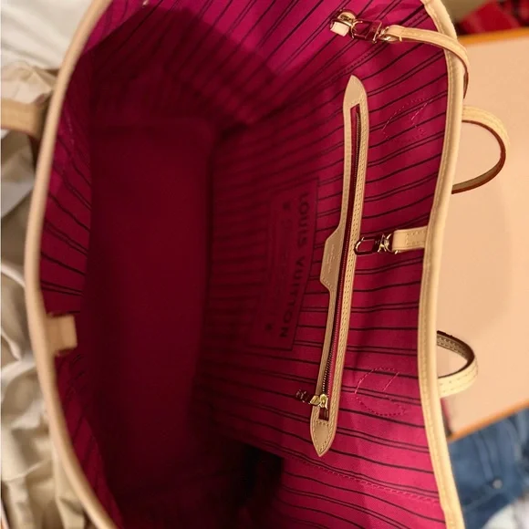 Louis Vuitton Classic Brown Monogram Tote - Picture 2 of 6